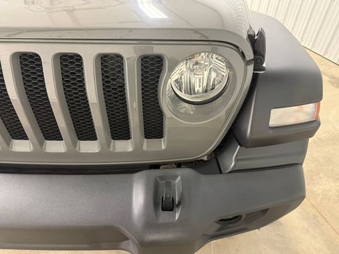 Used 2020 Jeep Wrangler Unlimited Sport AWD/4WD image 6