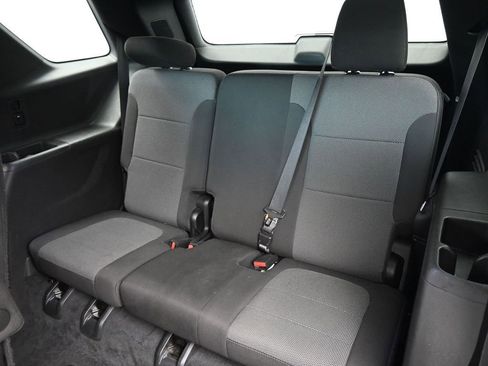 Used 2023 Chevrolet Traverse LT image 30