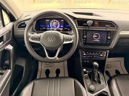 Used 2022 Volkswagen Tiguan SE w/ Panoramic Sunroof Package image 81