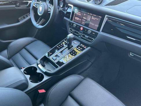 New 2026 Porsche Macan AWD/4WD image 18