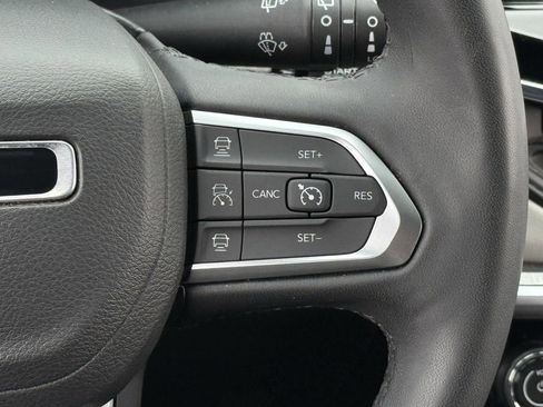 Used 2025 Jeep Compass Limited image 14