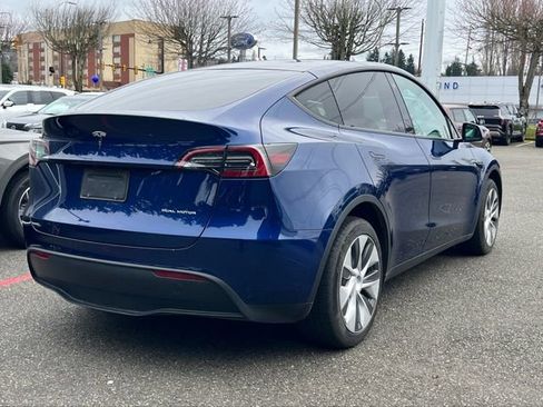 Used 2023 Tesla Model Y Long Range image 5