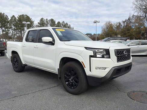 Certified 2024 Nissan Frontier SV w/ SV Convenience Package image 6