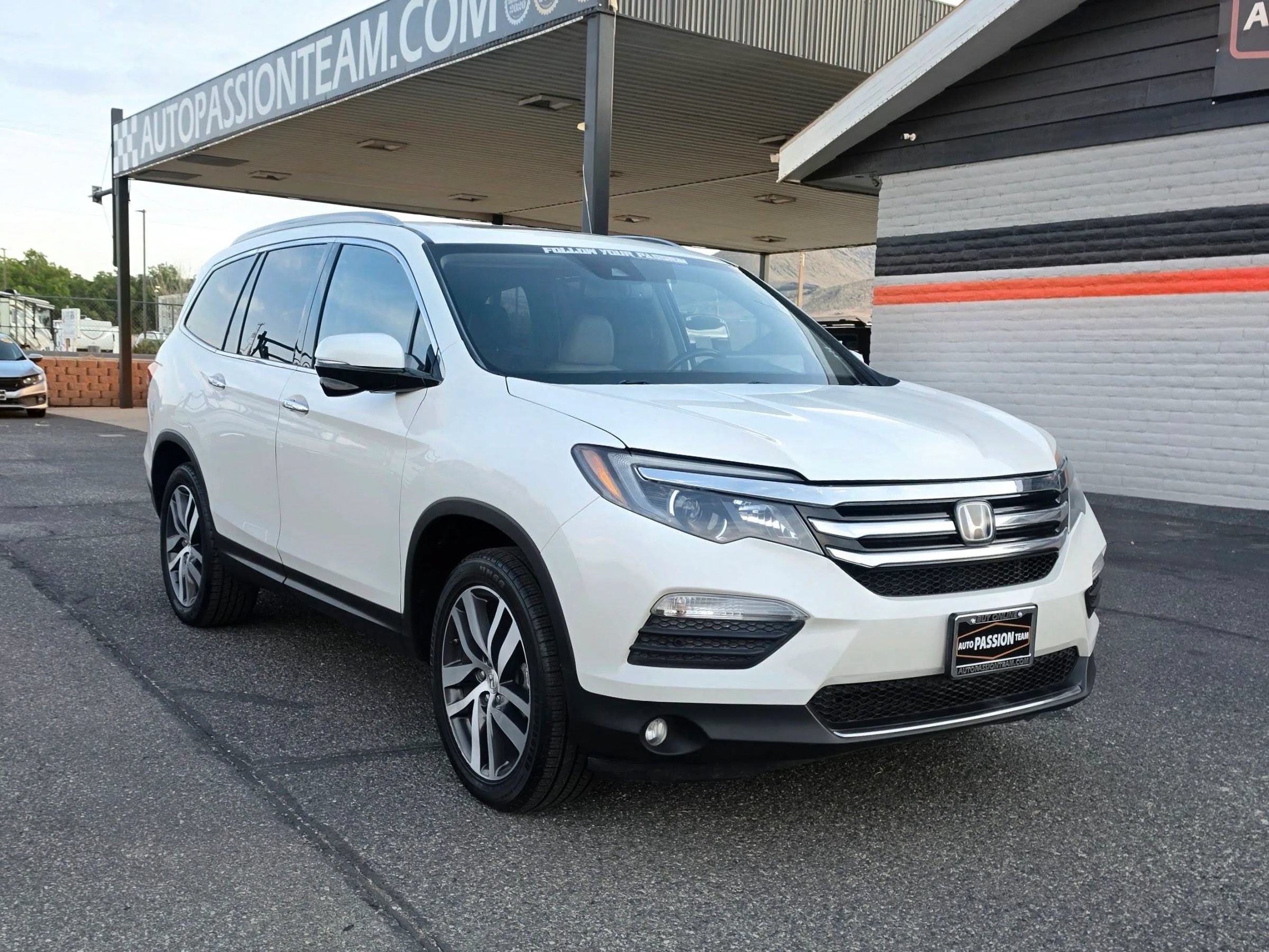 Used 2018 Honda Pilot Touring image 7