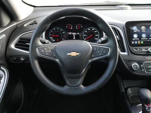 Used 2025 Chevrolet Malibu RS FWD image 16
