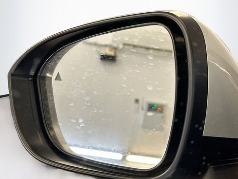 Used 2023 Nissan Rogue SV image 16