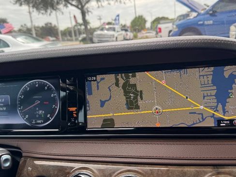 Used 2015 Mercedes-Benz S 550 Sedan image 15