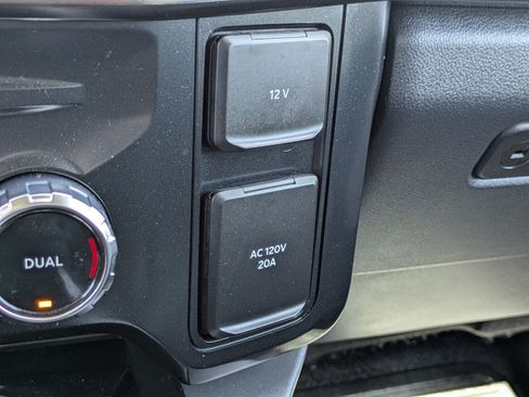 Used 2024 Ford F250 Lariat w/ Lariat Ultimate Package AWD/4WD image 32