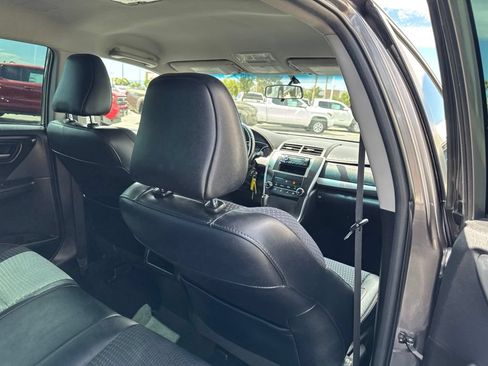 Used 2015 Toyota Camry SE FWD image 22