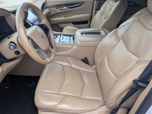 Used 2018 Cadillac Escalade Platinum image 16
