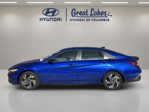 Certified 2025 Hyundai Elantra Sport image 2