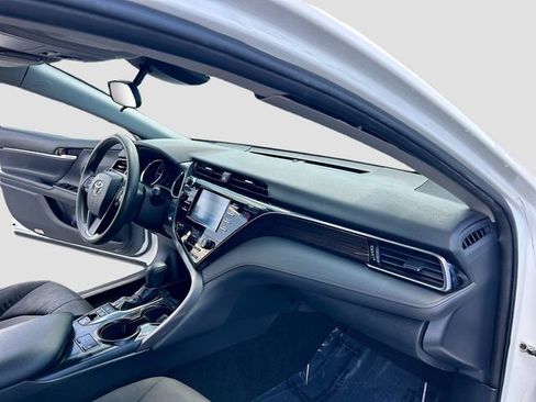 Used 2019 Toyota Camry LE FWD image 23