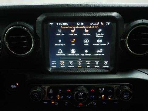 Used 2022 Jeep Wrangler Unlimited Sahara w/ LED Lighting Group AWD/4WD image 17