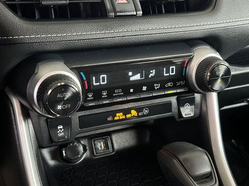 Used 2024 Toyota RAV4 XLE FWD image 18
