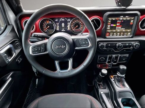 Used 2023 Jeep Wrangler Unlimited Rubicon AWD/4WD image 9