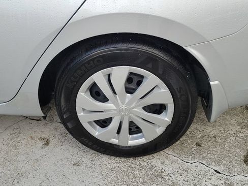 Used 2025 Nissan Versa S w/ Trunk Package FWD image 5
