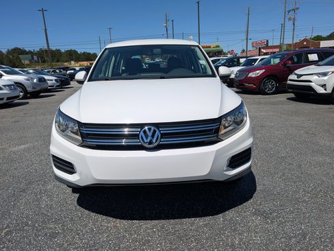 Used 2014 Volkswagen Tiguan S image 2