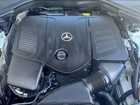 Certified 2023 Mercedes-Benz GLC 300 4MATIC image 9