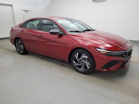 Used 2025 Hyundai Elantra Sport image 11