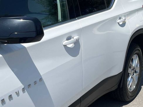 Used 2019 Chevrolet Traverse LS FWD image 17