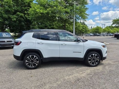 Used 2022 Jeep Compass Limited AWD/4WD image 2