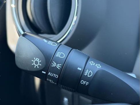 Used 2023 Toyota Tacoma Limited w/ Nightshade Package image 15