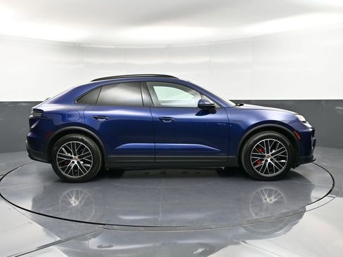 Certified 2025 Porsche Macan 4S Electric image 9
