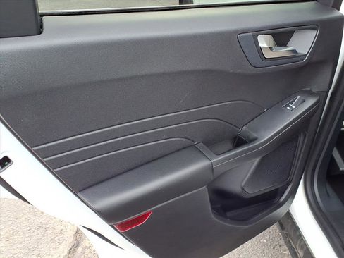 Certified 2022 Ford Escape Titanium w/ Class II Trailer Tow Package image 14