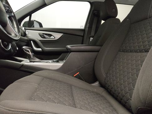 Used 2019 Chevrolet Blazer LT FWD image 17