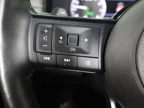 Used 2023 Nissan Pathfinder SL AWD/4WD image 40