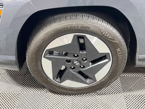 Used 2024 Hyundai Kona SEL FWD image 28