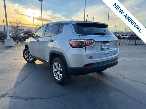 Used 2025 Jeep Compass Sport image 5