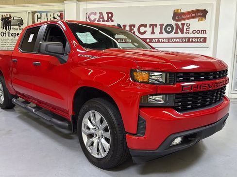 Used 2020 Chevrolet Silverado 1500 Custom w/ Custom Value Package image 11