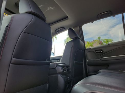 Certified 2024 Honda Passport Black Edition image 12