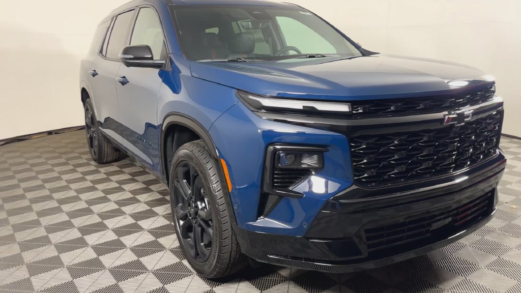 New 2027 Chevrolet Traverse RS w/ LPO, Floor Liner Package AWD/4WD image 3