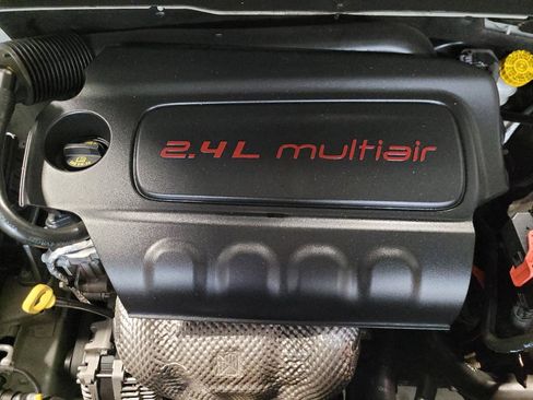 Used 2020 Jeep Renegade Altitude FWD image 30