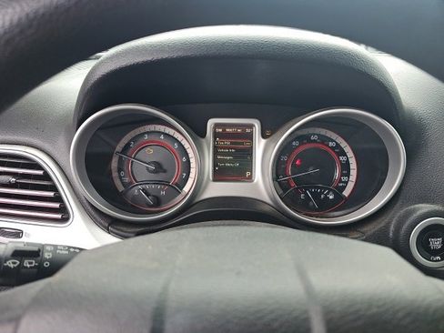 Used 2018 Dodge Journey SXT image 23