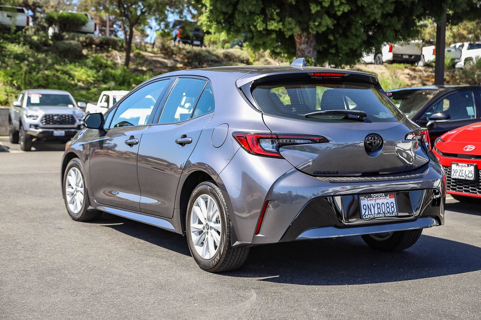 Certified 2025 Toyota Corolla SE w/ SE Package FWD image 6