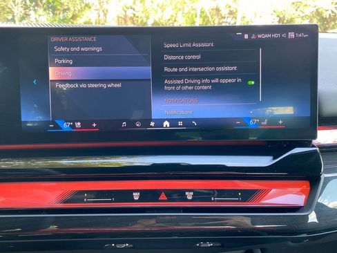 Used 2025 BMW i5 eDrive40i w/ Premium Package image 29