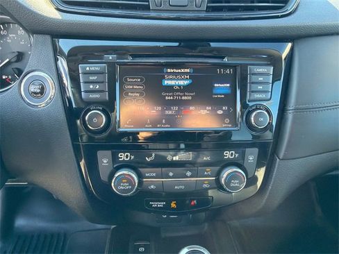 Used 2019 Nissan Rogue SL image 27