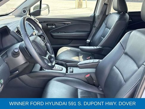 Used 2022 Honda Pilot Touring image 11