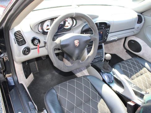 Used 2003 Porsche 911 Carrera 4 image 21