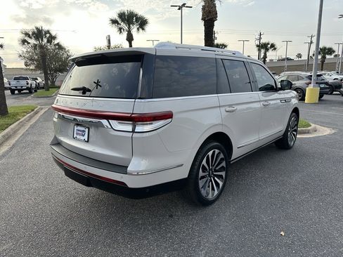 Used 2022 Lincoln Navigator Reserve image 6
