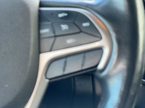 Used 2018 Jeep Grand Cherokee Overland image 20