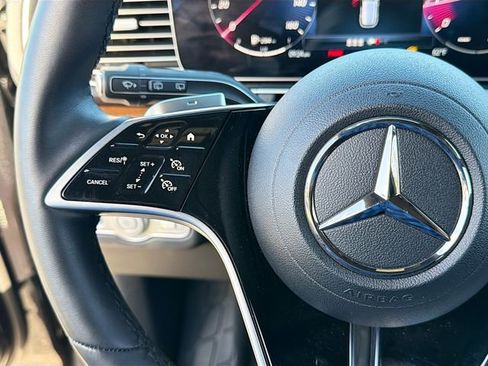 Used 2025 Mercedes-Benz GLE 350 4MATIC image 36