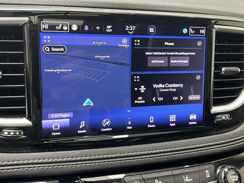 Used 2023 Chrysler Pacifica Limited image 20