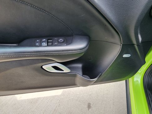 Used 2015 Dodge Challenger R/T Scat Pack w/ Leather Interior Group RWD image 13