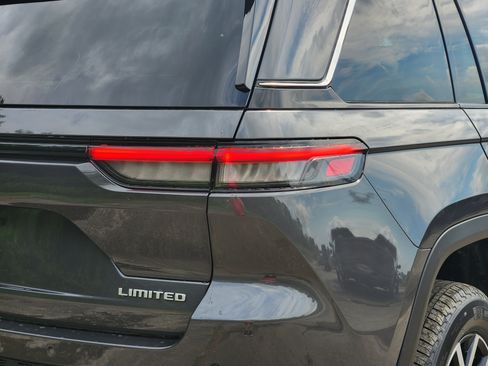 New 2025 Jeep Grand Cherokee Limited image 17