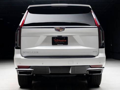 Used 2024 Cadillac Escalade Premium Luxury AWD/4WD image 27