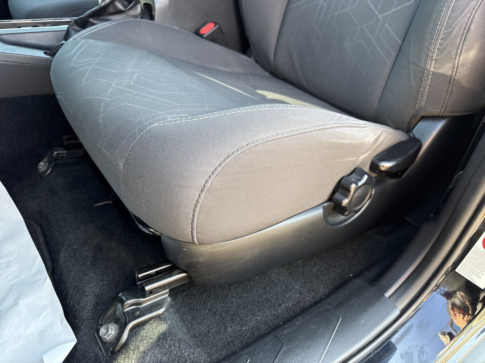 Used 2018 Toyota Tacoma TRD Off-Road w/ Technology Package AWD/4WD image 12